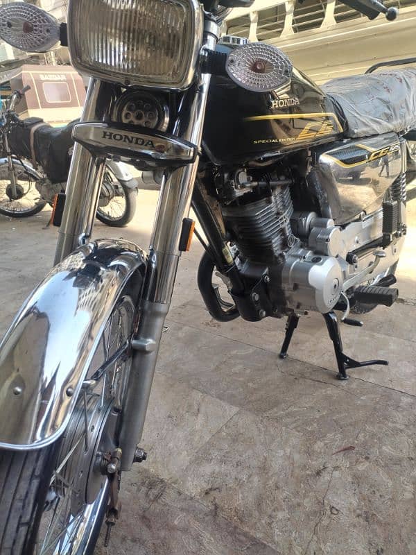 CG 125 special edition  Karachi number 8