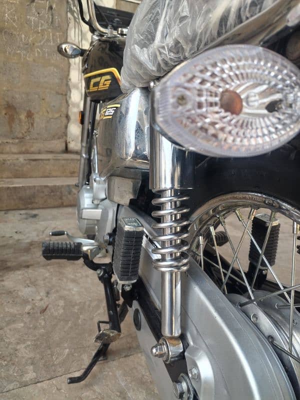 CG 125 special edition  Karachi number 9