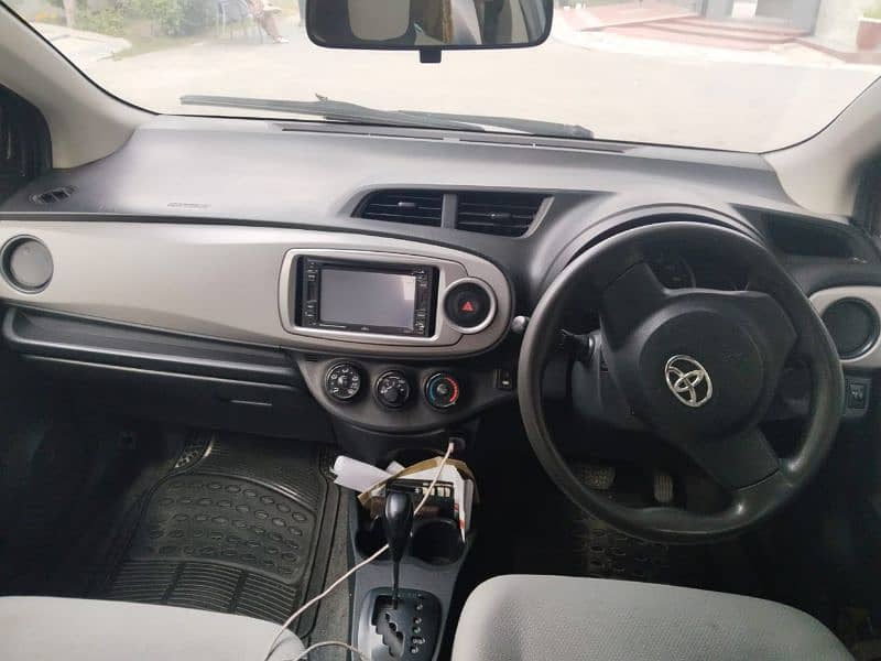 Toyota Vitz 2014 8