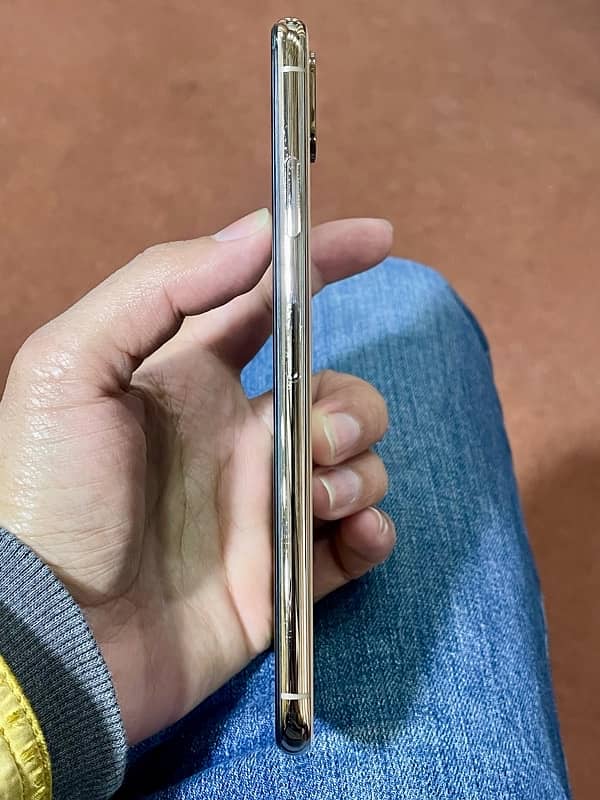 iphone xs max 256gb pta approved 1