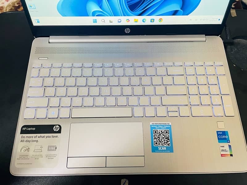 HP laptop 15 _dwxxx 4