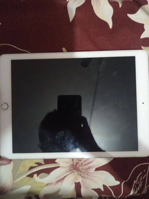 iPad 6th Gen 128GB Wifi IOS 17 2