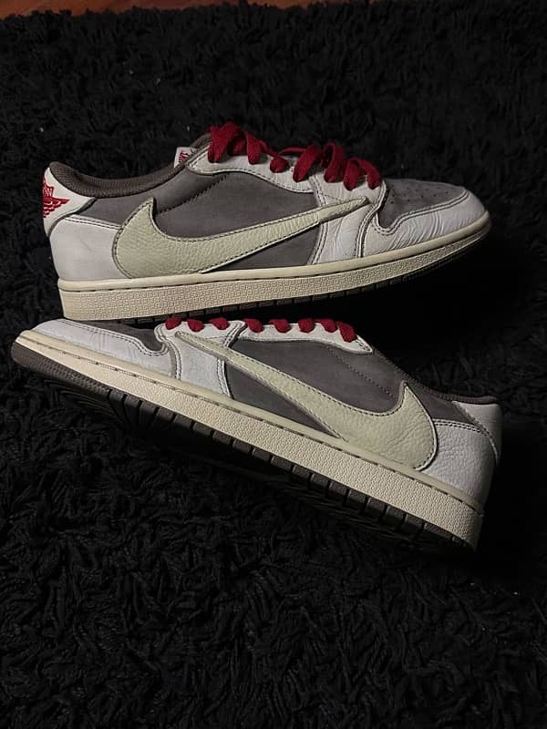 Travis Scott x Air Jordan 1 retro low 0