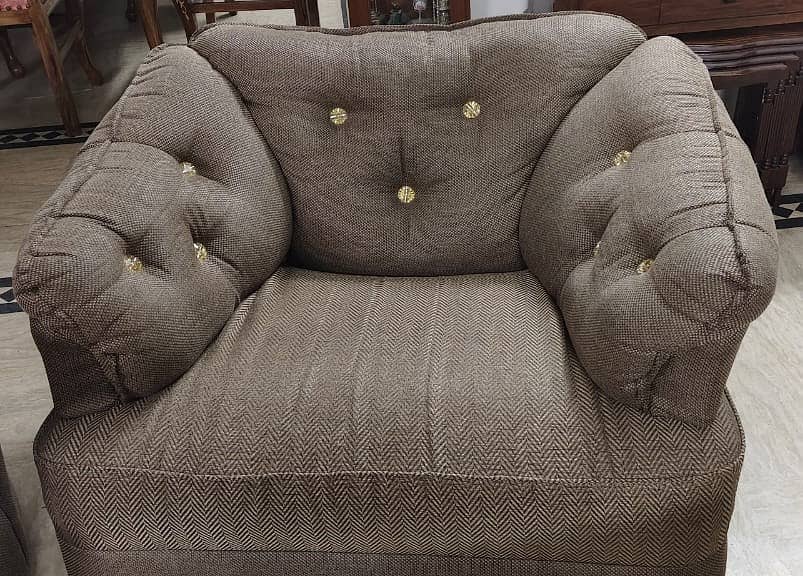 luxury Sofa Set { 6 Seater } 4