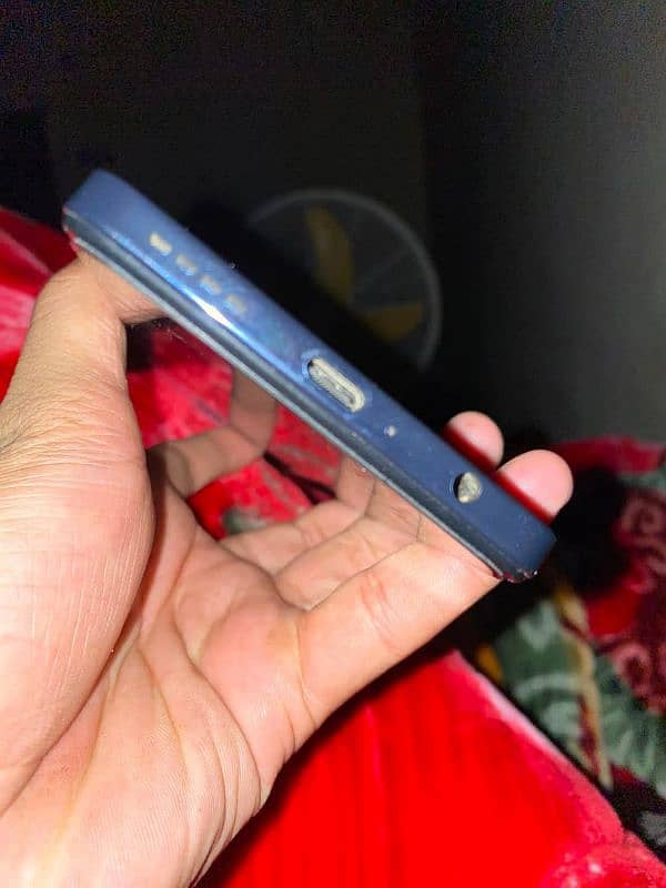 Infinix hot 40 pro 8/256 with box charger 10/10 condition 3