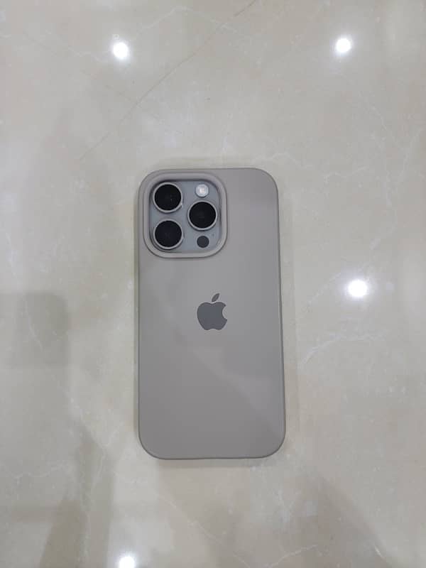 iPhone 15 Pro Natural Titanium 128 GB JV 3