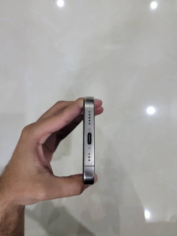 iPhone 15 Pro Natural Titanium 128 GB JV 8