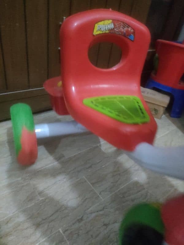 kid bicycle 3 wheels condition good 1