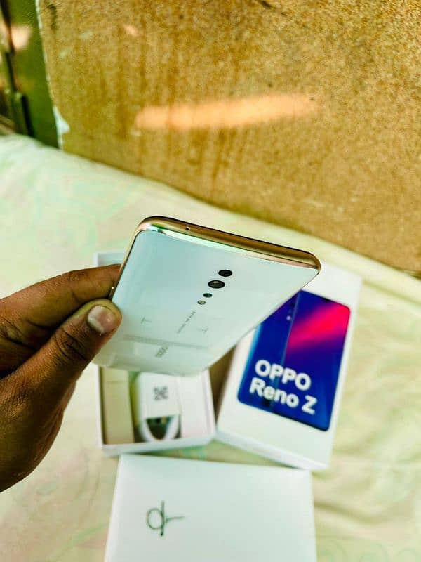 Oppo Reno z urgent sale brand new condition 4