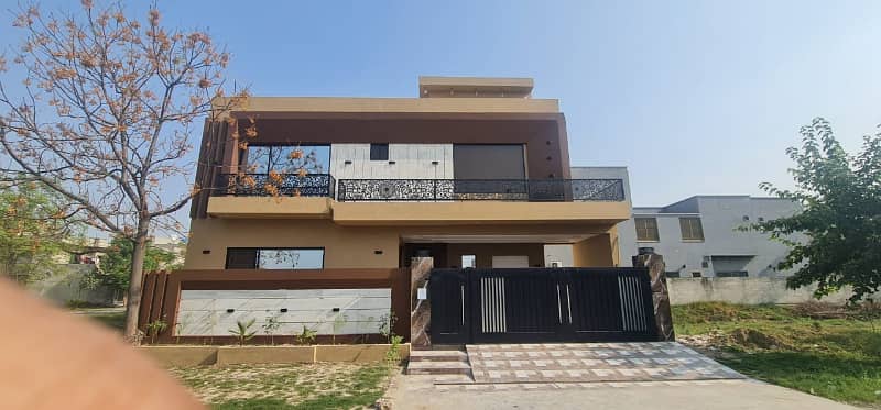 10 MARLA BRAND NEW ULTRA MODERN HOUSE FOR SALE 45FT FRONT FACING KANAL 7