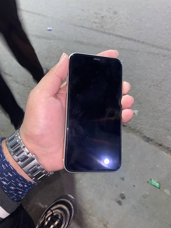 iPhone 11  128gb pta approved 1