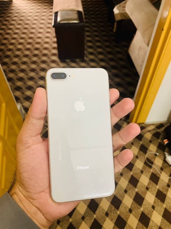 I PHONE 8 Plus 3