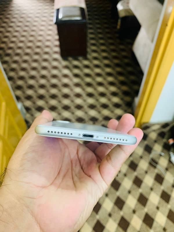 I PHONE 8 Plus 5