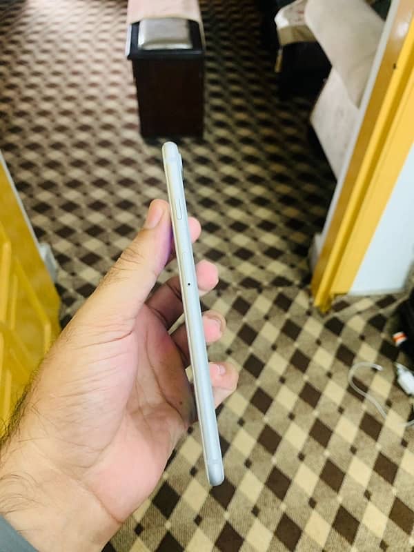 I PHONE 8 Plus 7