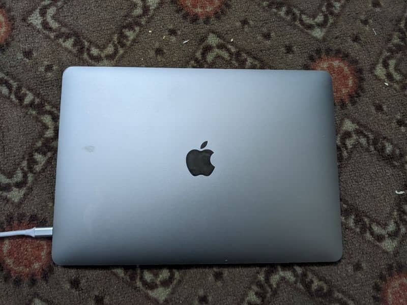 Macbook pro 2019 13inch core i7 16gb + 512gb 0