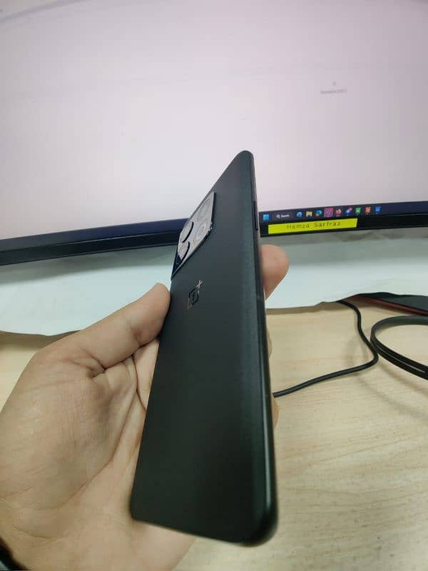 OnePlus 10 pro 9.5/10 condition 1