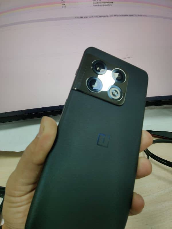 OnePlus 10 pro 9.5/10 condition 7