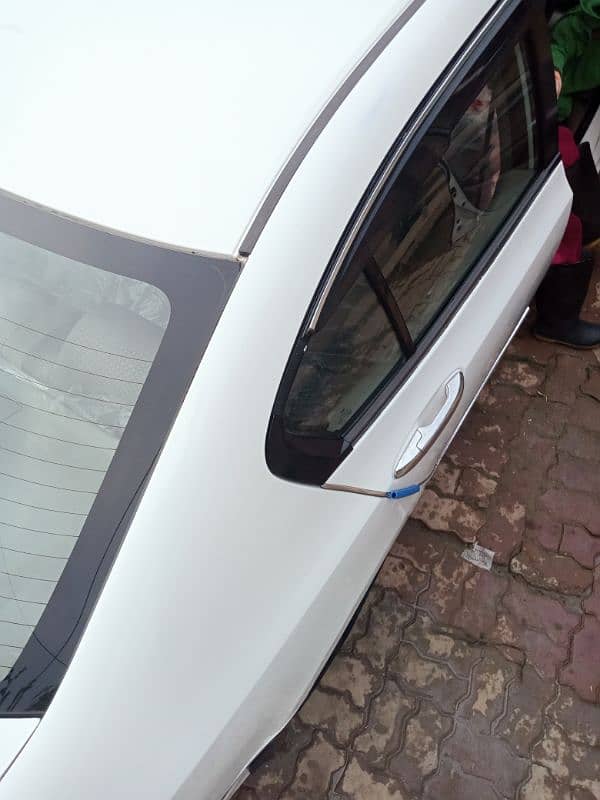 Honda City IVTEC 2015 1300 cc . . good condition urgent sale 4