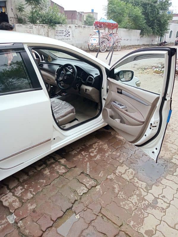 Honda City IVTEC 2015 1300 cc . . good condition urgent sale 9