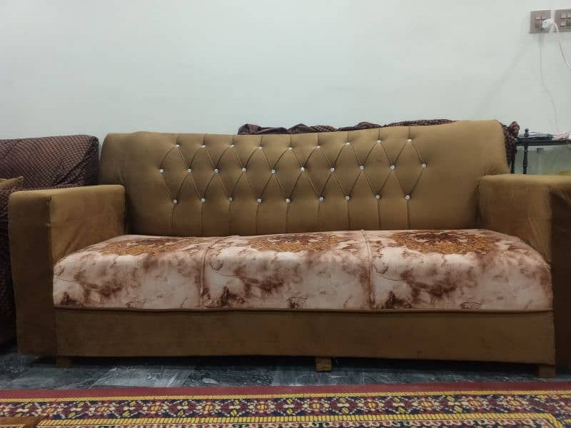 5 seatr sofa / Sofa for urgent sale 0