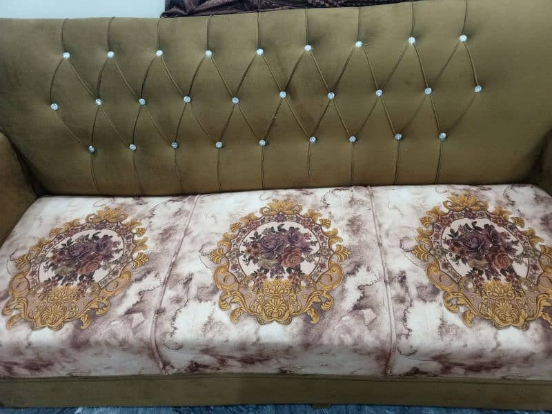 5 seatr sofa / Sofa for urgent sale 1