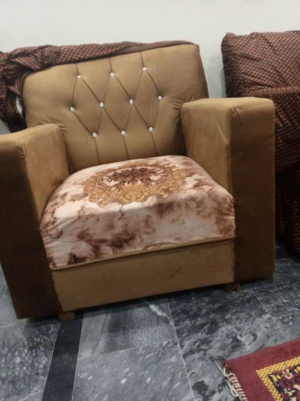 5 seatr sofa / Sofa for urgent sale 2