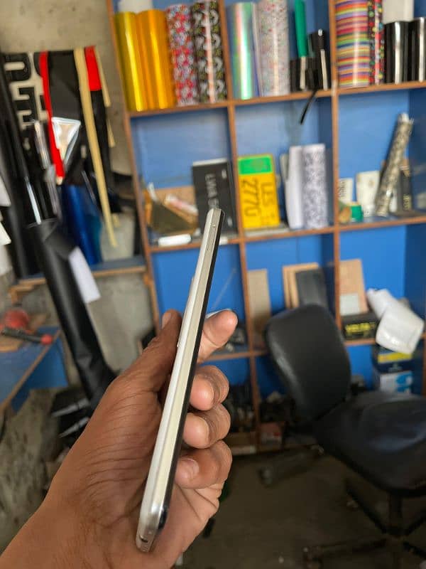 Aquos R5 non PTA condition 10by9 PTA Tex 6200 2