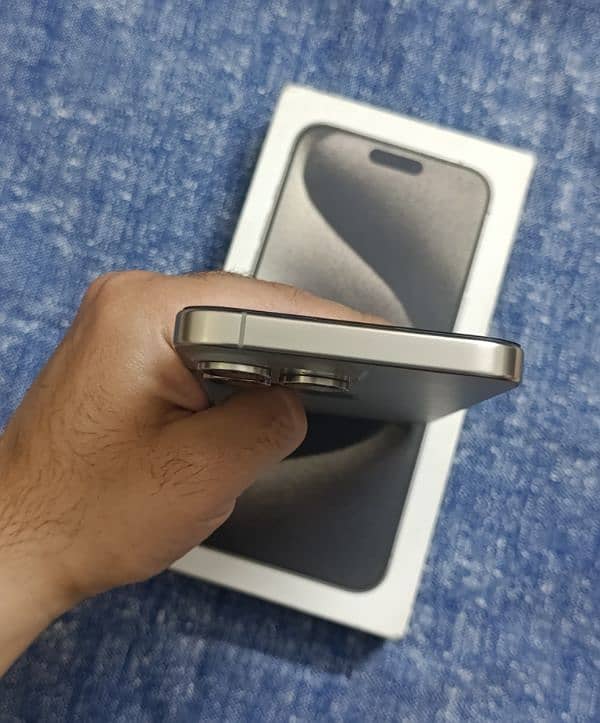 iphone 15 pro max 256gb JV (Natural Titanium) 4