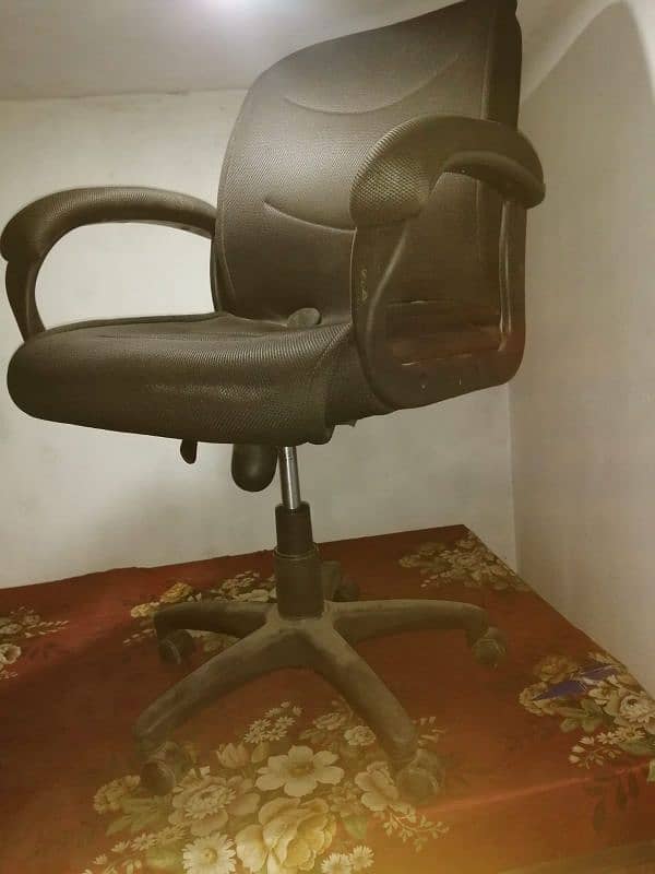 Revolving Office Chair 1