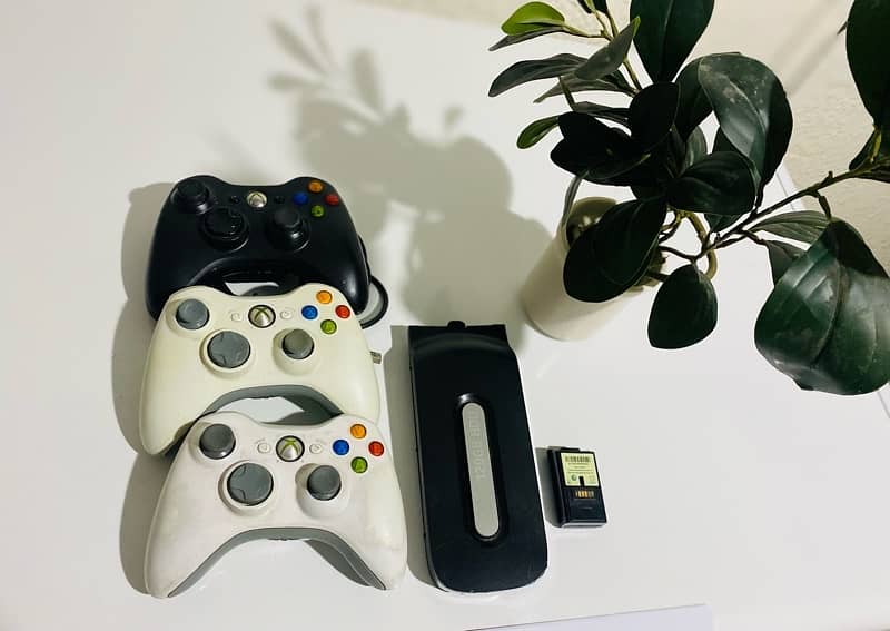 XBOX ASSESORIES AVAILABLE CONTROLLER LOADED HARDDRIVE WIRLESS CONTROLL 1