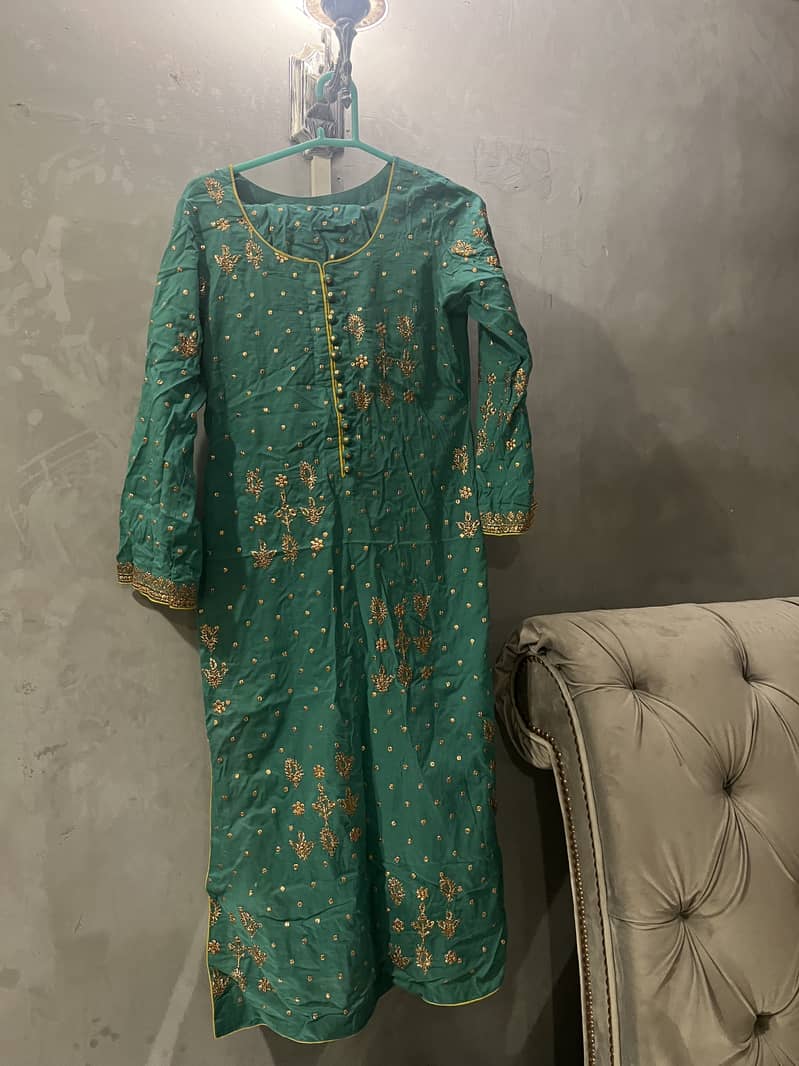 Dress for sale karachi only (size small) 2