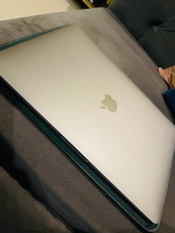 Macbook Pro M1 10/10 condition 2