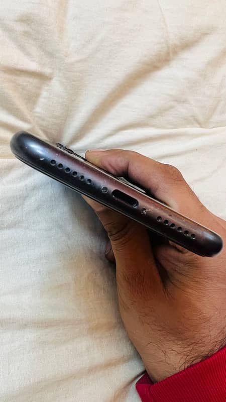 iphone 11 128gb black PTA 4