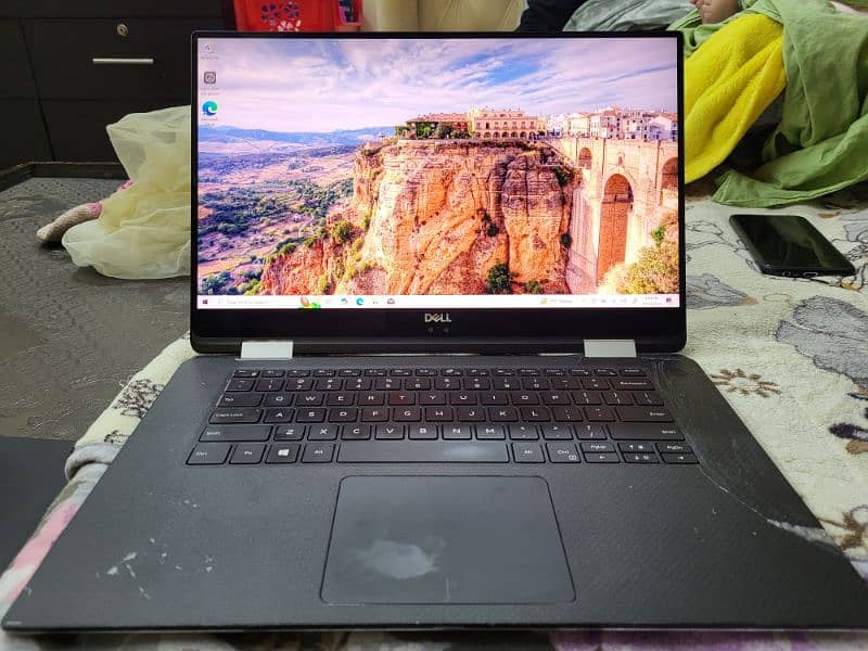 DELL XPS 15 i7 8th GEN 16 GB 256 GB 4GB GRAPHIC CARD 0