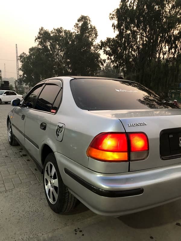 Honda Civic VTi 1998 4