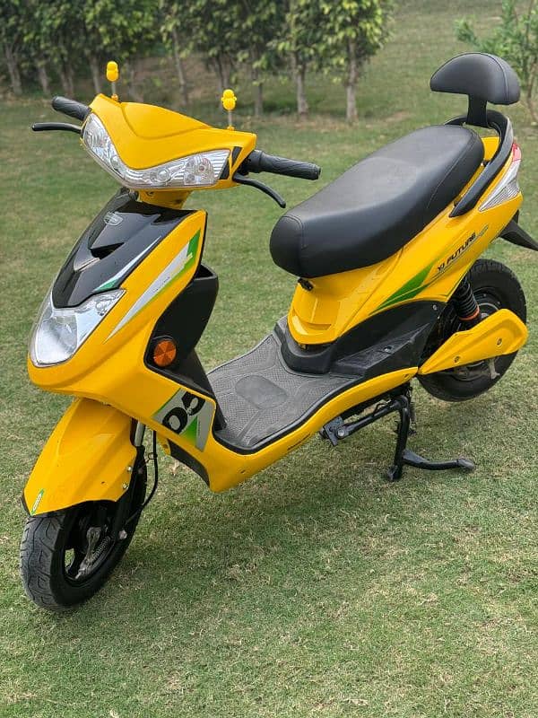 yj future electric scooty few days use 0