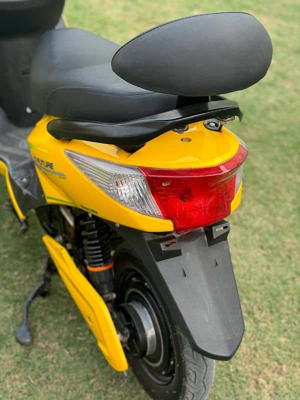 yj future electric scooty few days use 7