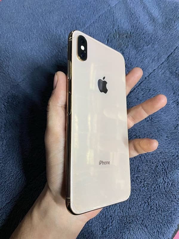 iPhone Xs Max (Gold) 3