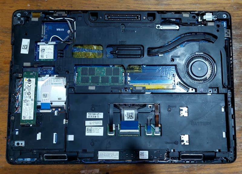 DELL Laptop, DESKTOP-V52MHQB. 12