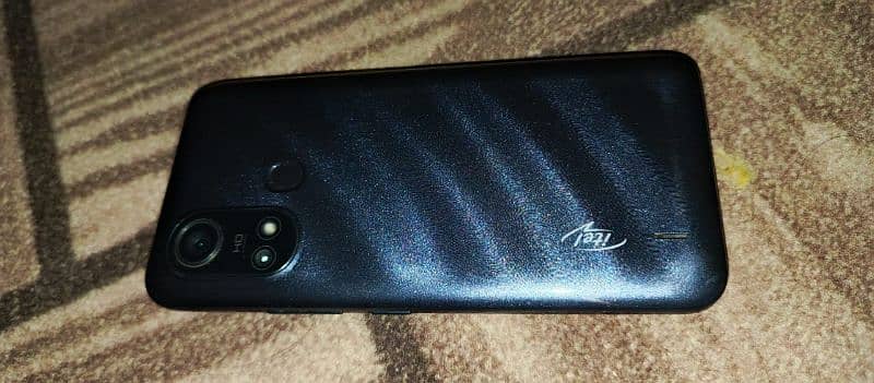 itel a49 play 10by10 condition with box and charger 5