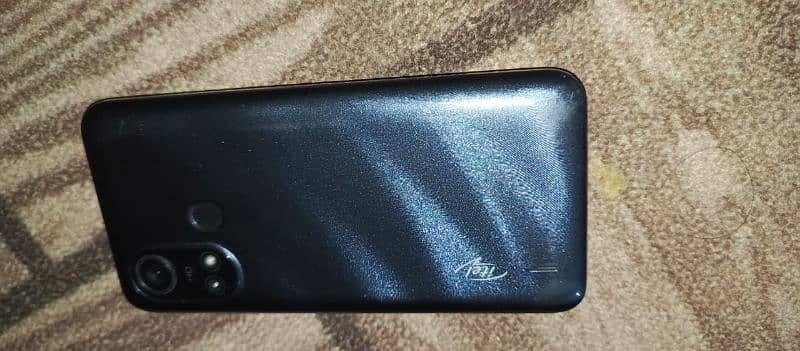 itel a49 play 10by10 condition with box and charger 6