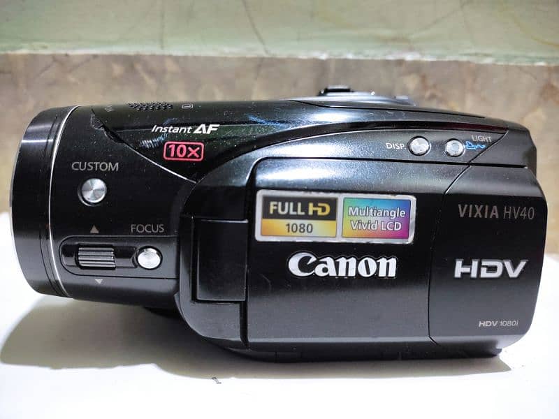 Canon HV40 8