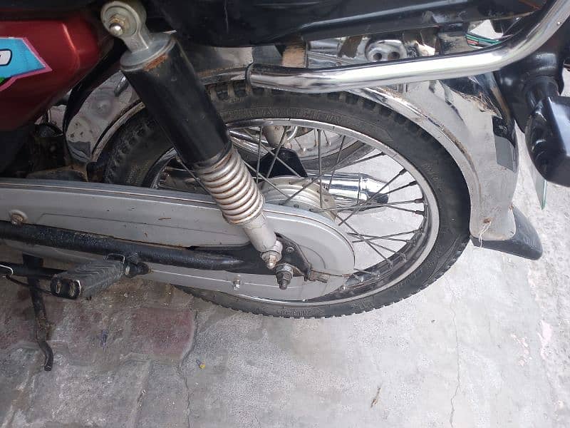 1x Honda CD 2007  RAWALPINDI and 2x china bikes 8