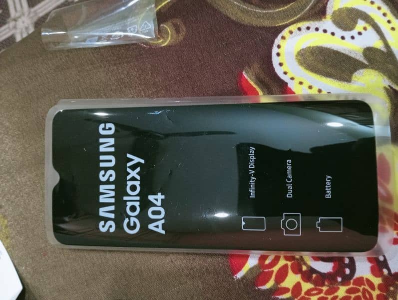 Samsung A04  |  4 64 6