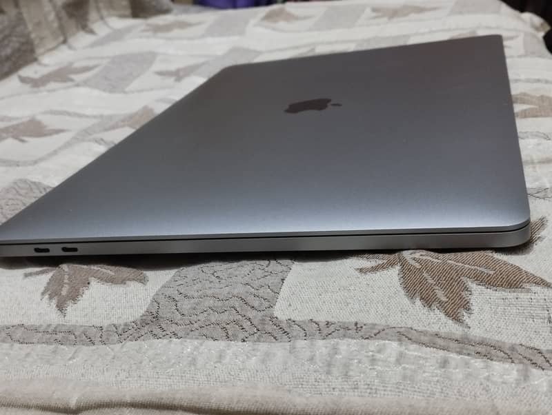 Apple Laptop MacBook Pro 2019 A2141 16 inch 2