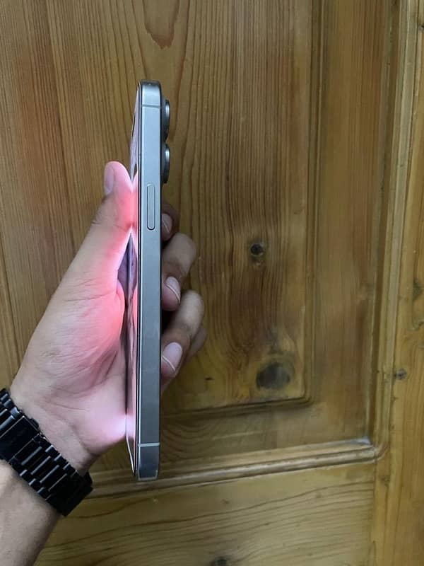 Iphone 15 Pro Max (Non PTA) 3