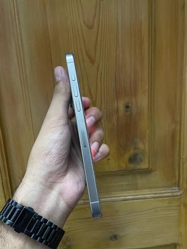 Iphone 15 Pro Max (Non PTA) 5