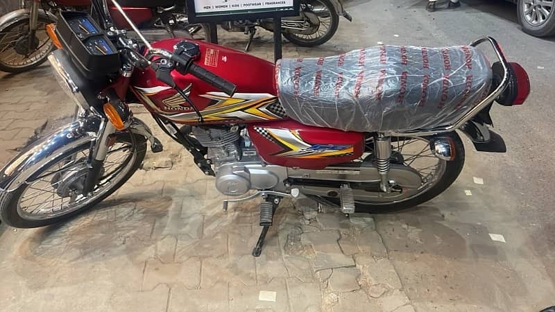 Honda 125 All Punjab num like new 1700km driven 2