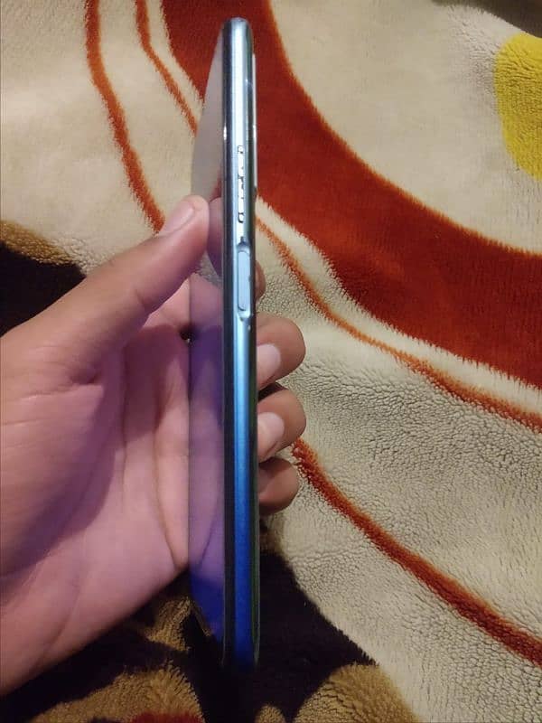 I'm selling my phone Vivo y53s 8+4.128 1