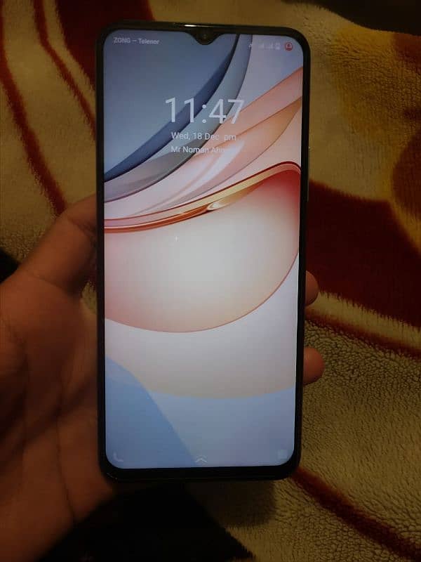 I'm selling my phone Vivo y53s 8+4.128 2